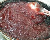 A picture of step 1 of Beetroot apple jam.