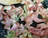 Foto del paso 6 de la receta: Espaguetis a mi manera Y (con gambas y lomo)