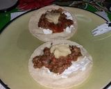 Foto del paso 3 de la receta: Carne molida con chile, mermelada de tomate y tortillas de queso