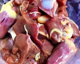 Hình bước làm 1 của món Mướp Khía Xào Lòng Gà