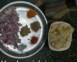 A picture of step 1 of गोभी के डंठल की सब्जी.