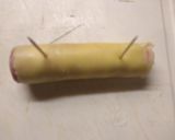Foto del paso 2 de la receta: Salchichas enrolladas en jamón y queso con puré con manteca