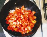 पिझ्झा विथ व्हाईट & रेड सॉस विदाऊट ओवन (no oven pizza recipe in marathi) रेसिपी स्टेप 3 फोटो