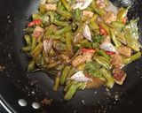 Foto langkah ke 4 dari resep Tumis pedas genjer ikan asin.