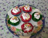A picture of step 5 of Tutti frutti Vanilla Christmas 🌲🌲🌲🌲 cup 🍰 cake.