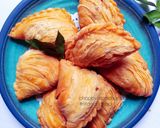 Gambar langkah 25 resipi Karipap Pusing.