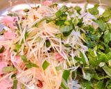 Hình bước làm 3 của món Gỏi Đu Đủ Xanh Tôm Thịt