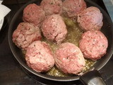 Ambóndigas rellenas de huevo