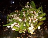 हिरव्या मीरचीचा ठेचा (hirya mirchi cha thecha recipe in martahi) रेसिपी स्टेप 2 फोटो 