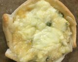 Foto del paso 4 de la receta: Canastitas de verdeo, queso y huevo