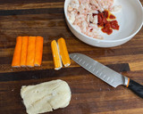 Foto del paso 2 de la receta: Ensaladilla de Marisco y aguacate