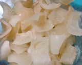 Foto langkah ke 1 dari resep Tumis Kikil Kembang Bawang Pedas Manis.