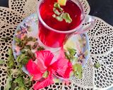 A picture of step 2 of Hibiscus flower Tea 🌸🌸☕🌸🌸.