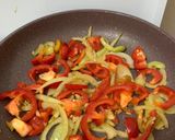 Foto langkah ke 2 dari resep Daging Slice Saos TiRam.