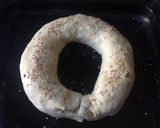 Foto del paso 4 de la receta: Rosca (pan) de tomate y aceituna (fácil)