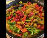 Une image de l'étape 2 de Sauté de porc aux endives poivrons et curry.