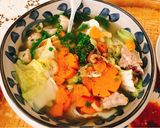 Hình bước làm 4 của món Canh sườn non, tôm khô nấu cải thảo và bắp cải, cà rốt.Thịt kho củ cải trắng với nước dừa