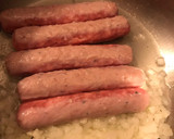 Foto del paso 4 de la receta: Habas mini con salchichas frescas