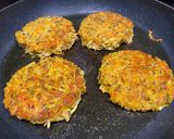 Une image de l'étape 4 de Galettes d’avoine aux légumes et saumon fumé.