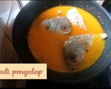 Foto langkah ke 4 dari resep Kepala Kakap Merah Bumbu Kuning ala Rianti Kitchen.