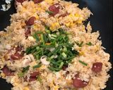 รูปขั้นตอนการทำที่ 2 ของ ข้าวผัดกุนเชียง🐽 แบบเร็วๆ หิว😆