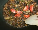 Foto langkah ke 3 dari resep Kerang dara masak kecap cabe hijau.
