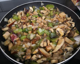 Foto del paso 2 de la receta: Cous-cous al curry con verduras y pollo