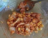 Foto langkah ke 7 dari resep Lumpia jagung enak pedas.