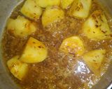 A picture of step 2 of Aloo ki tahri.
