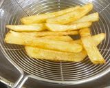 પેરી પેરી ફ્રેન્ચ ફ્રાઈસ (Peri Peri French Fries Recipe In Gujarati) રેસીપી સ્ટેપ3ફોટો