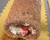 Foto del paso 7 de la receta: Rollo de chocolate y fresas