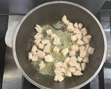 Foto del paso 1 de la receta: Arroz con Pollo y azafrán!!