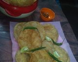 A picture of step 16 of Bihari dal puri.