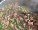 Foto del paso 8 de la receta: Pavo guisado con alcachofas y guisantes