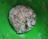 Foto del paso 3 de la receta: Ñoquis con hojas de remolacha