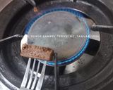 Foto langkah ke 3 dari resep Tongkol Suwir Sambel Terasi.