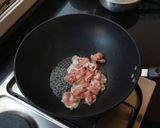 รูปขั้นตอนการทำที่ 1 ของ ข้าวผัดหมูชาบู