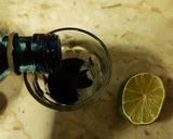A picture of step 2 of Blue electric drink.. 🍸🍸🍸.