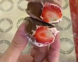 Foto langkah ke 4 dari resep Mochi Chocolate Cream Strawberry.