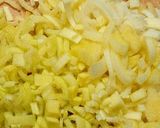 Foto del paso 1 de la receta Tortilla de bacalao y puerro