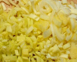Foto del paso 1 de la receta: Tortilla de bacalao y puerro