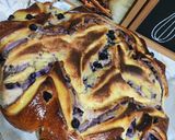 Pas rețetă Brioche cu cremă, pastă de brânză proaspătă și afine 10 fotografie