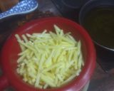 Foto del paso 2 de la receta: Pechuga de pollo adobada al limón a la plancha con papas fritas