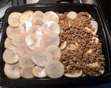 A picture of step 4 of Meat & potato moussaka.