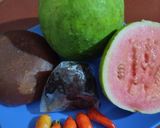 Foto langkah ke 1 dari resep Rujak Jambu Biji Merah.