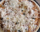 A picture of step 5 of Chicken tikka pizza.