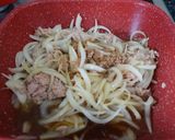 A picture of step 4 of Japanese-style spaghetti with garlic and tuna (Easy recipe).