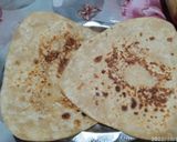 A picture of step 4 of Masala parantha.
