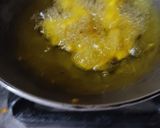 A picture of step 4 of Gobhi ki pkode.