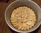 Foto del paso 1 de la receta: Torta de manzanas invertida